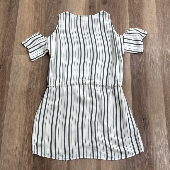 Cloth & Stone Ivory Gray Anthropologie Striped Cold Shoulder Tunic Dress Large - Picture 6 of 8